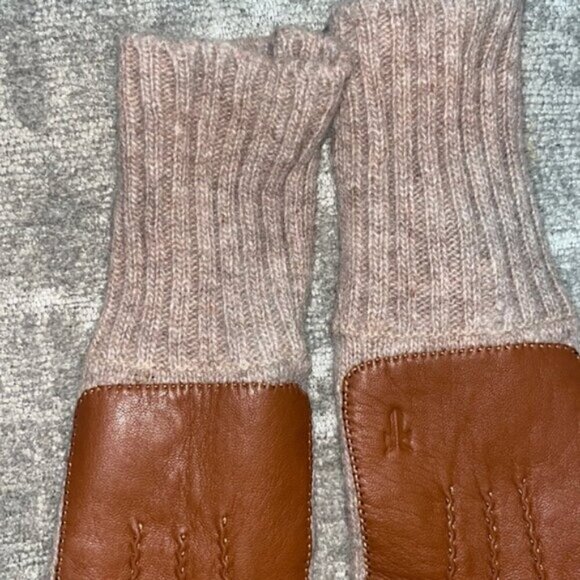 Frye Leather Patch Knit Gloves S/M NWOT - Picture 3 of 4
